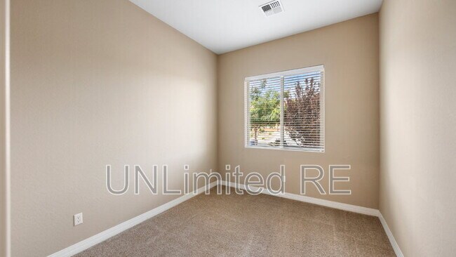 Building Photo - 5641 N Teaberry Ln