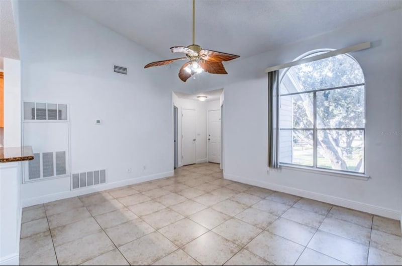 Building Photo - 2597 Grassy Point Dr