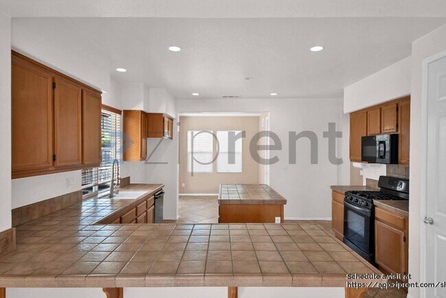 Building Photo - 1680 Mendocino Way