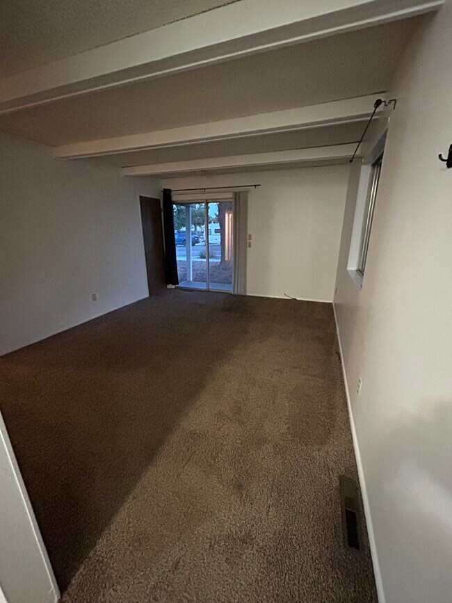 Building Photo - 668 Cedar St