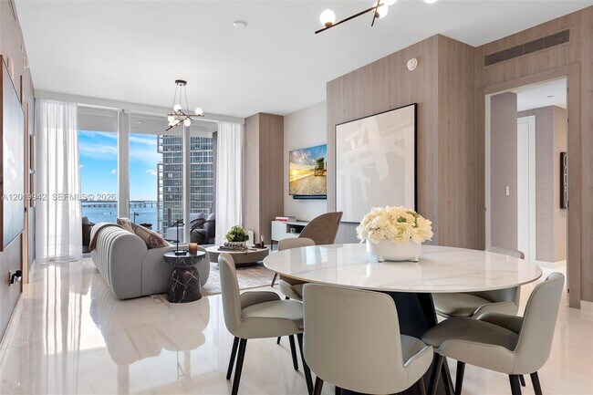 Building Photo - 300 Biscayne Blvd Way