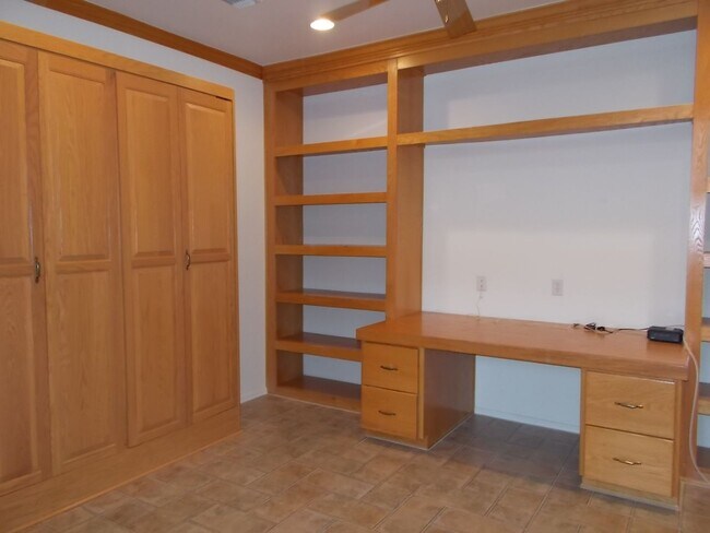 Building Photo - Single-Story Townhome with Golf Course Views in Summerlin