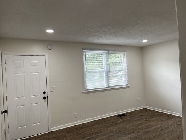 Building Photo - "Charming 3-Bed Home on Cherry Tree Drive ...