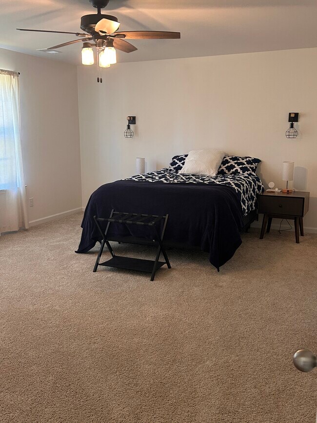 Building Photo - 1728 Refuge Dr