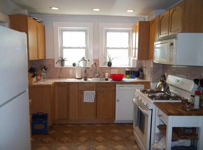 Building Photo - 321 Alewife Brook Pky
