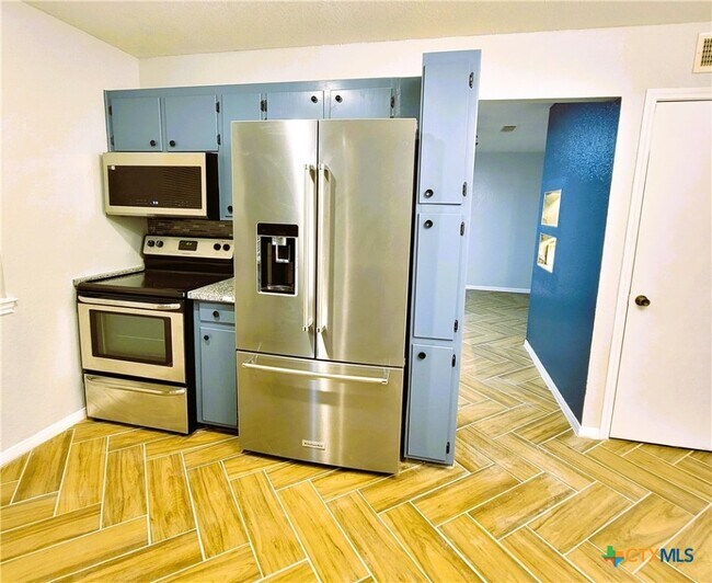 Building Photo - 309 Erby Ave