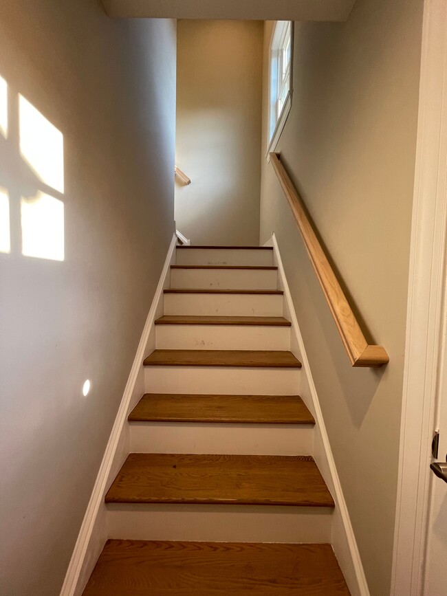 Building Photo - 308 Cooper St