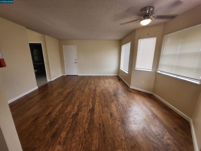 Building Photo - 5215 Bayview Ave
