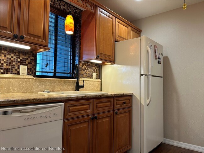 Building Photo - 5556 Matanzas Dr