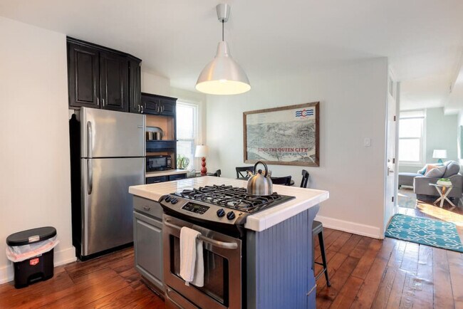 Building Photo - 1614 Mansfield St