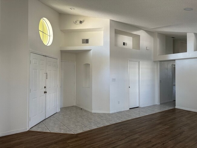 Building Photo - 4801 Huxley Ct