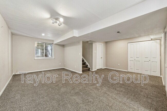 Building Photo - 8728 Starwood Ln