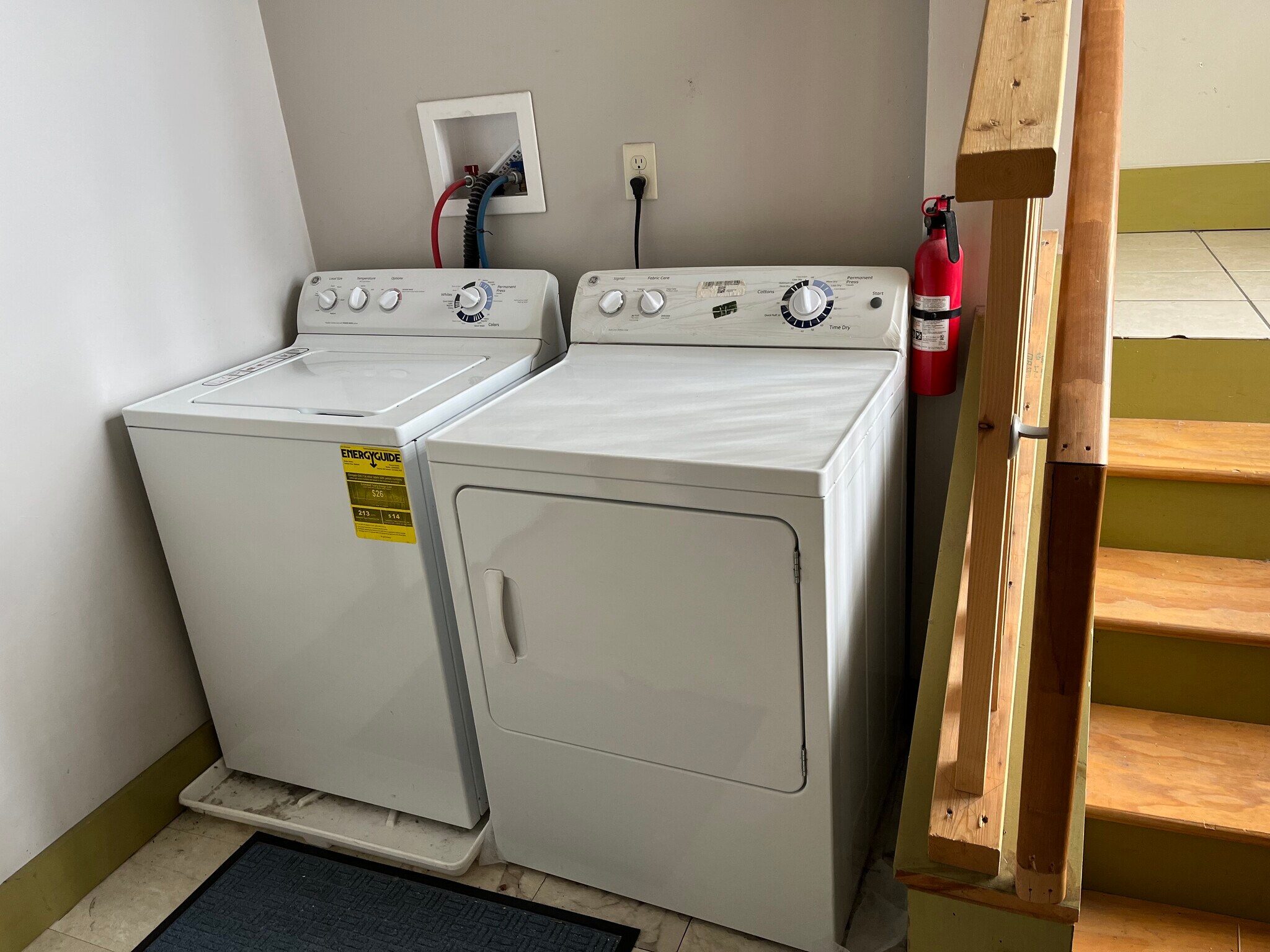 Shared washer/dryer area - 117 N Front St