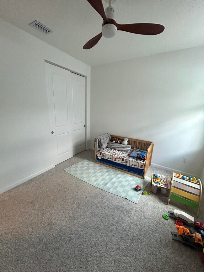 Building Photo - 12808 SW Eleanor Dr