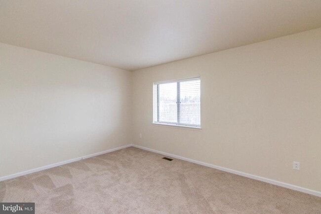 Building Photo - 50 Woodside Rd