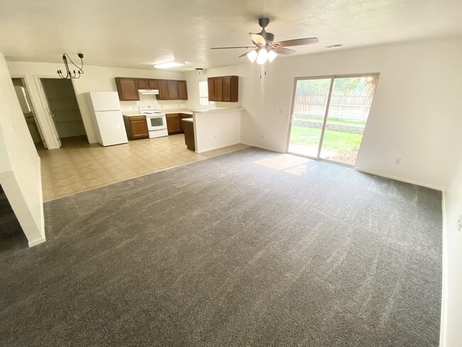 Primary Photo - 1243 W 520 S