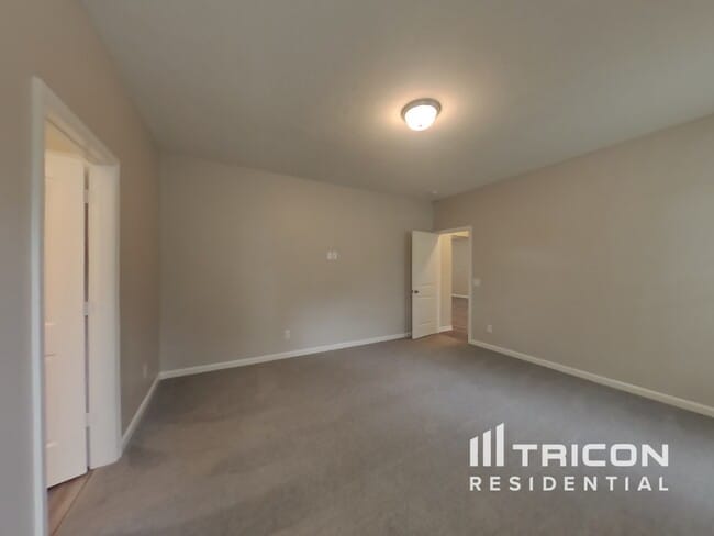 Building Photo - 202 Park Creek Ln