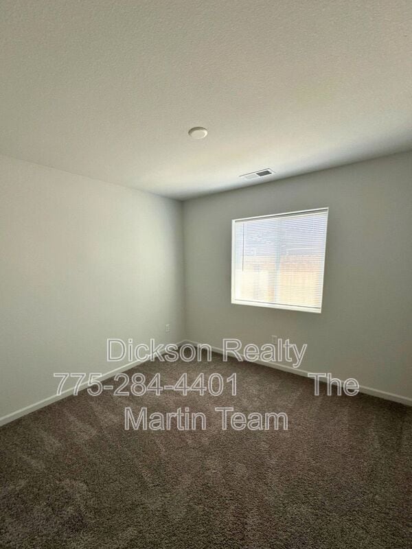 Building Photo - 501 Paradise Vly Rd