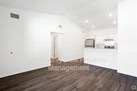 Building Photo - 915 Ariana St