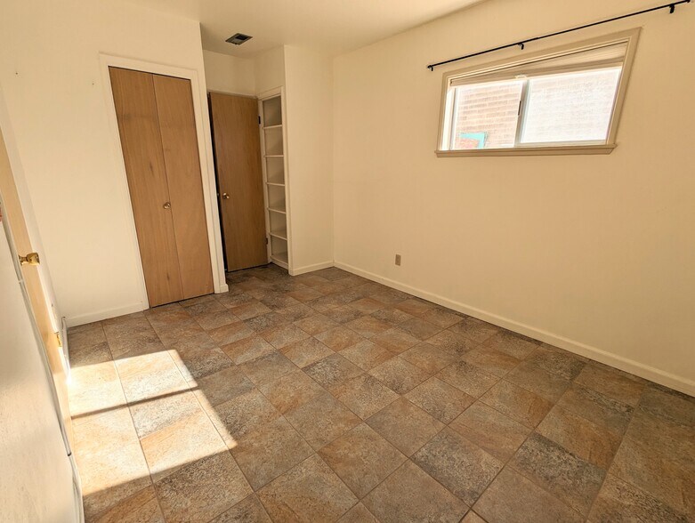 Building Photo - 221 S Alarcon St