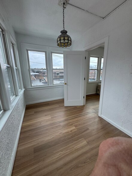 Building Photo - 334 Midland Ave