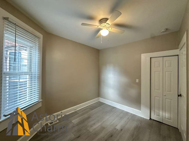 Building Photo - 3 Bedroom Rowhome with Deck and Updated Kitchen