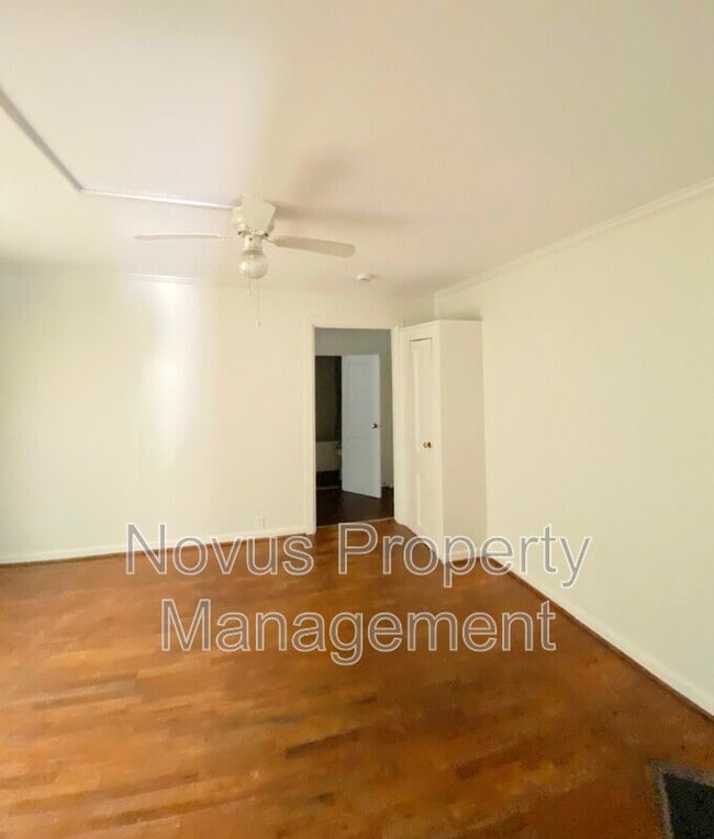 Building Photo - 122 Mandeville Ave