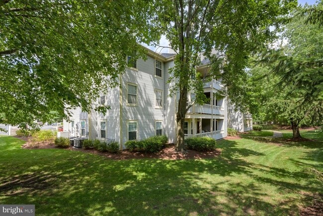 Building Photo - 103 Sequoia Ct