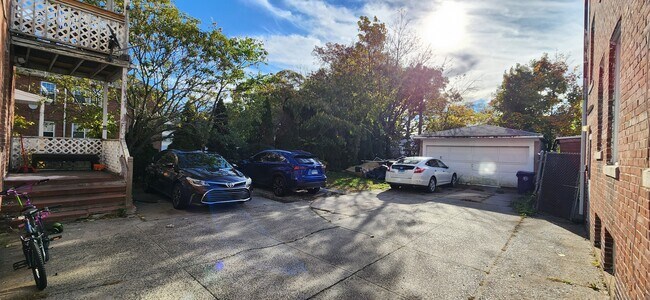 Building Photo - 120 Elm St