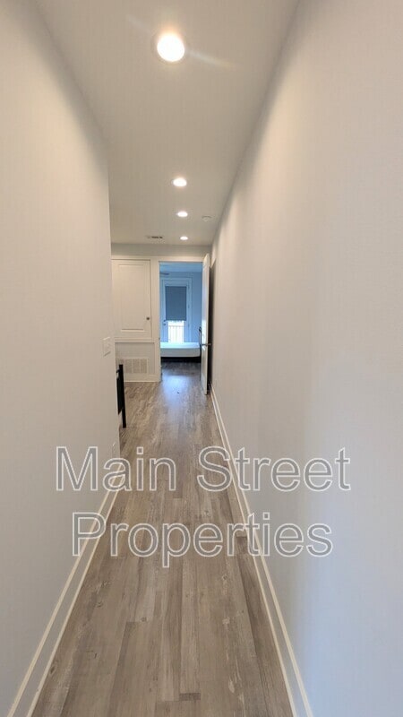 Building Photo - 379 S Clubbs St