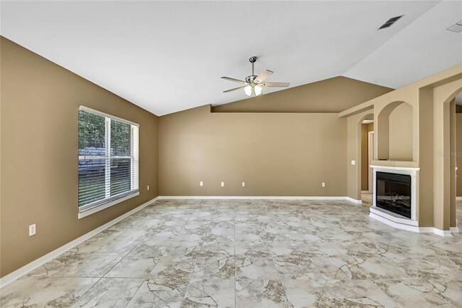 Building Photo - 12320 Papercraft Ave