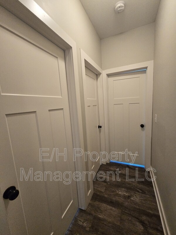 Building Photo - 3321 E Aster St