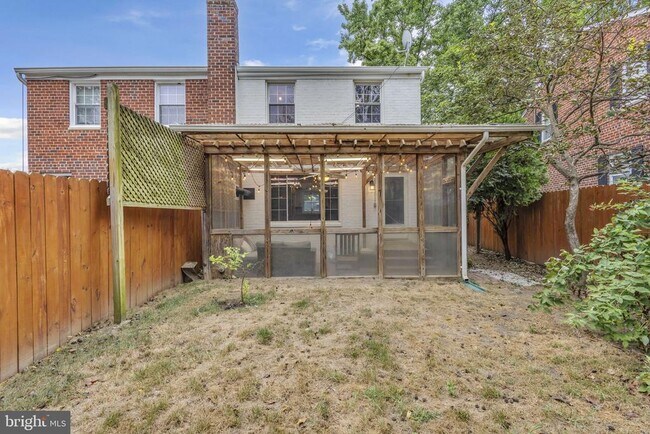 Building Photo - 2813 Mosby St