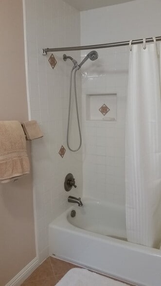 Building Photo - 19391 Newhaven Ln