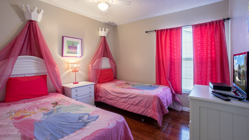 Building Photo - 7802 Laurel Oak Ln