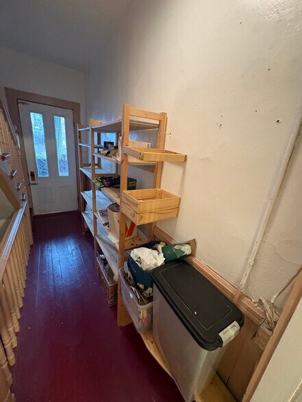 Building Photo - 66 Callender St