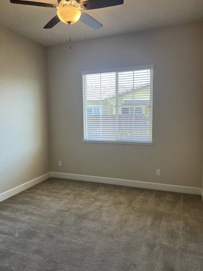 Building Photo - Stunning 4-Bed Lake View Home with Hardwood Floors