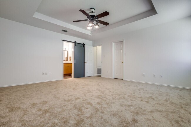 Building Photo - 12685 Drexel St