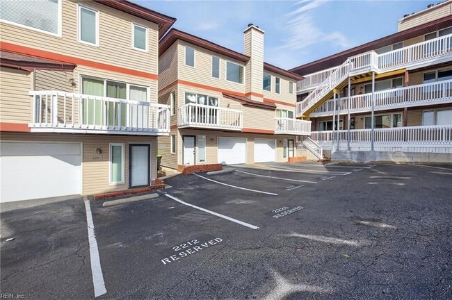 Building Photo - 2232 Vista Cir