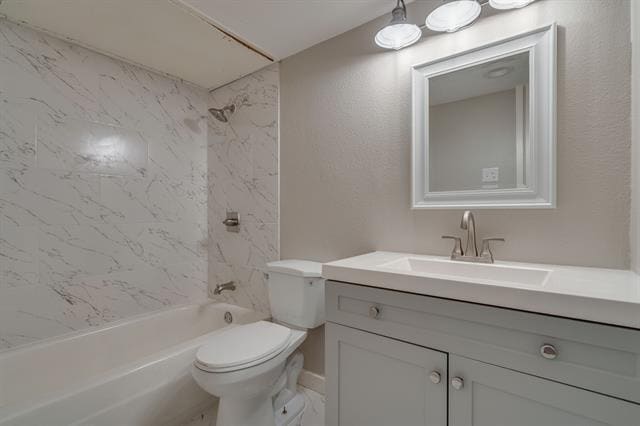 Building Photo - 930 Briarwood Dr