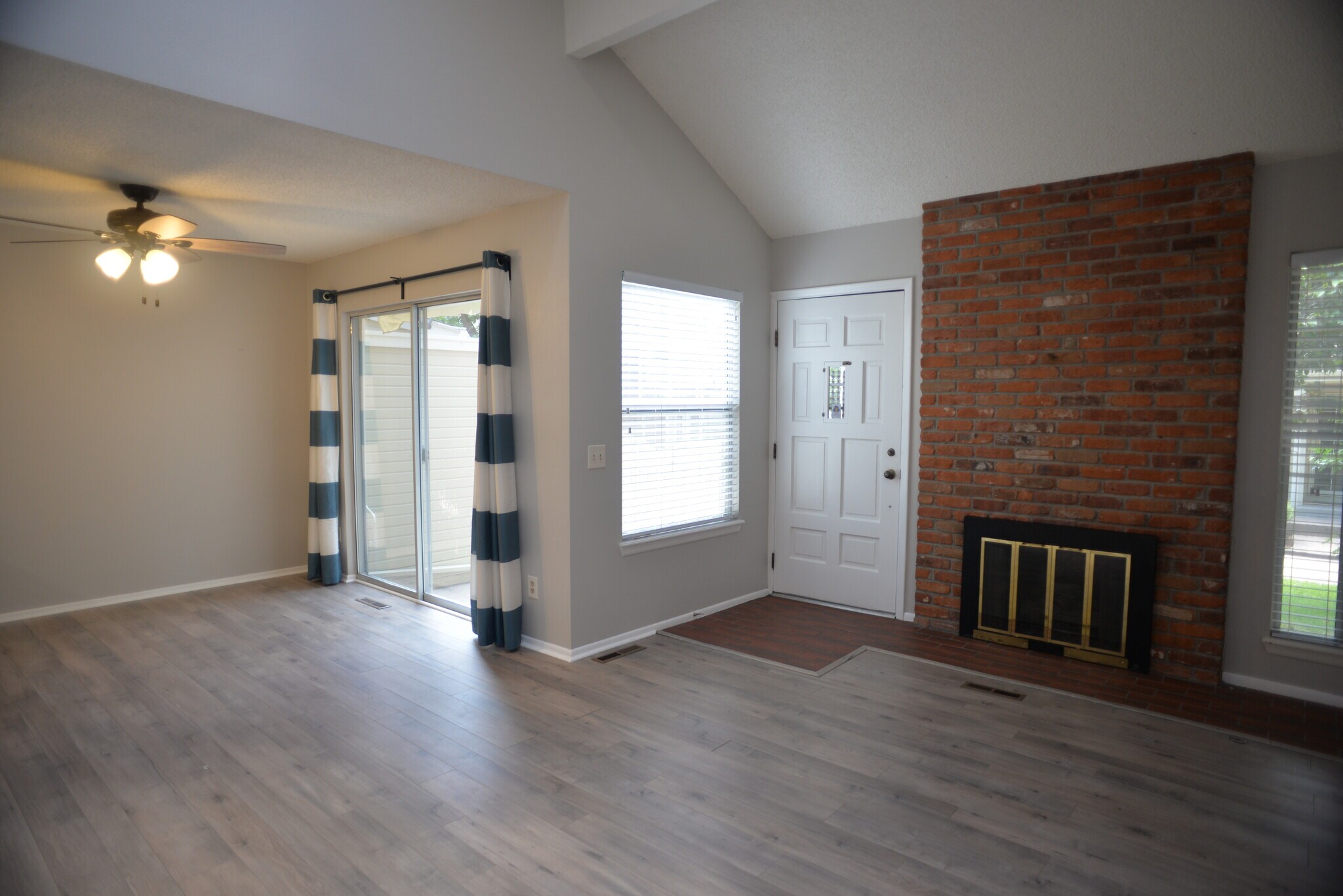 Building Photo - 2862 W Long Dr