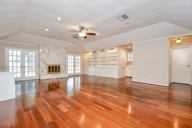 Building Photo - 11906 Pepperdine Ln