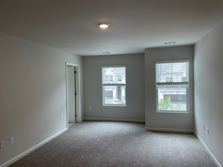 Building Photo - 3101 Greyton Dr