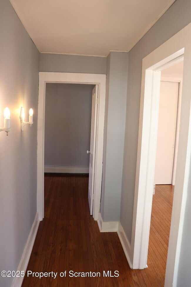 Building Photo - 712 W Lackawanna Ave