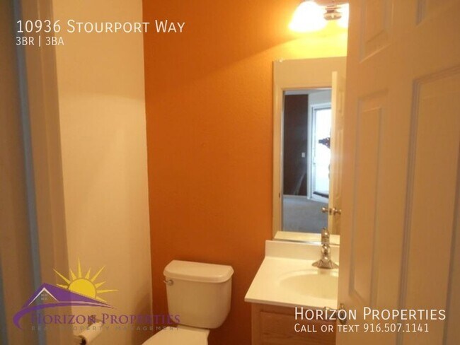 Building Photo - Modern Two-story 3 Bed 2.5 Bath 1,374 sqft...
