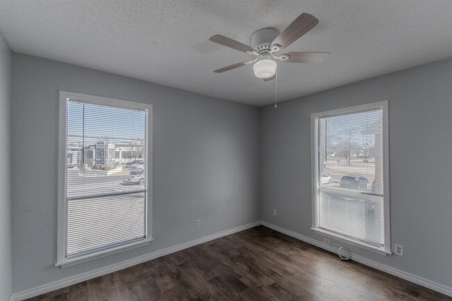 Building Photo - 100 Uhland Rd