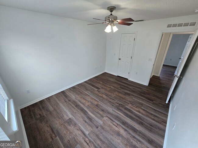 Building Photo - 110 Pine Bluff Blvd W