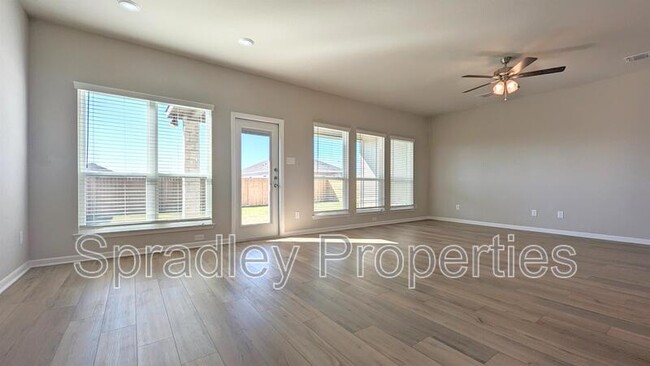 Building Photo - 2716 Fox River Dr