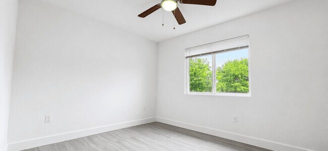 Building Photo - 4404 Bellfort Ave