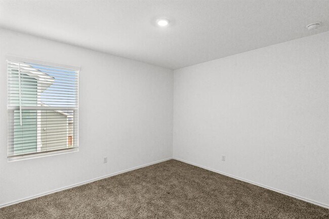 Building Photo - 889 Powell